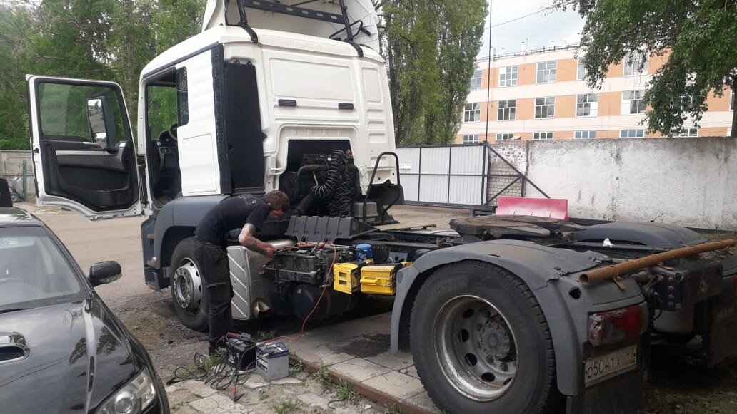 тягач, грузовик, авто, скания тягач убитые, ман тгс 19.400 4х2