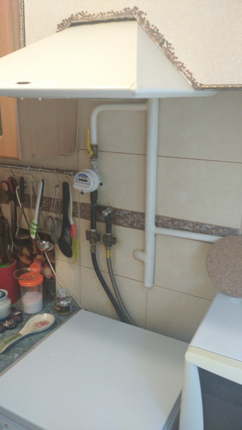 короб для настенного котла, установка аквафор в каменную раковину, уголок для газового шланга, коммуникации под раковиной, перенос газового котла