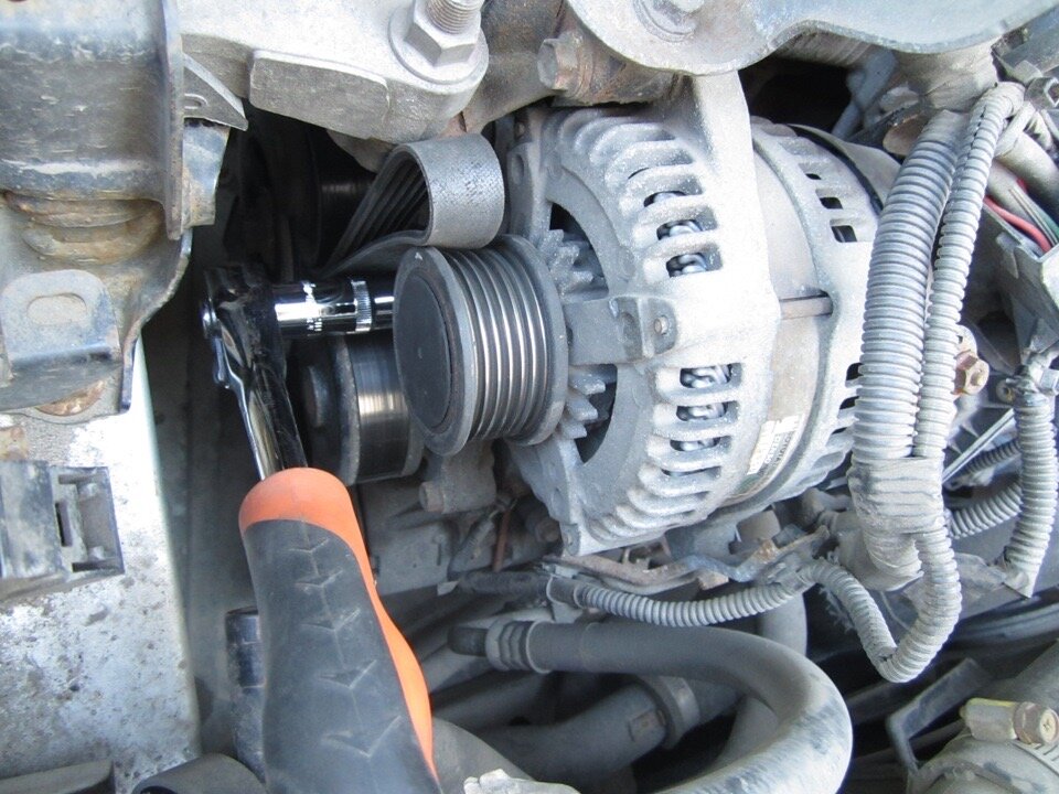 ремень генератора тойота 1.4 дизель, акура мдх замена генератора, снятие генератора хонда hr-v, ремень генератора тойота калдина дизель, тойота ист 2001 ремень генератора