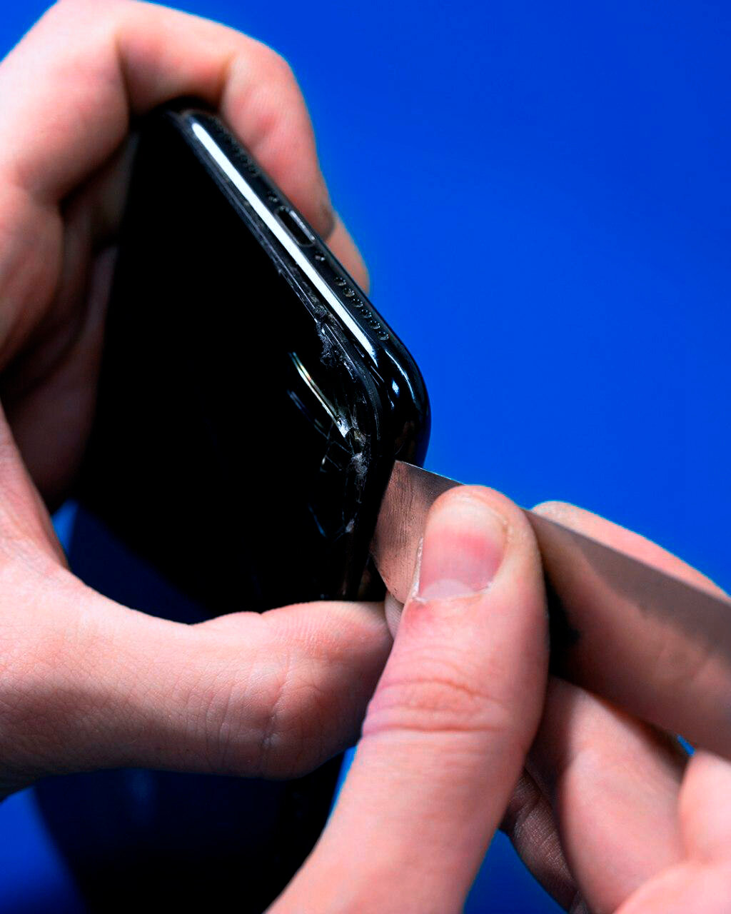 смартфон, чистый смартфон, мобильный телефон, huawei kob-l09 разборка, снимание задней крышки смартфона
