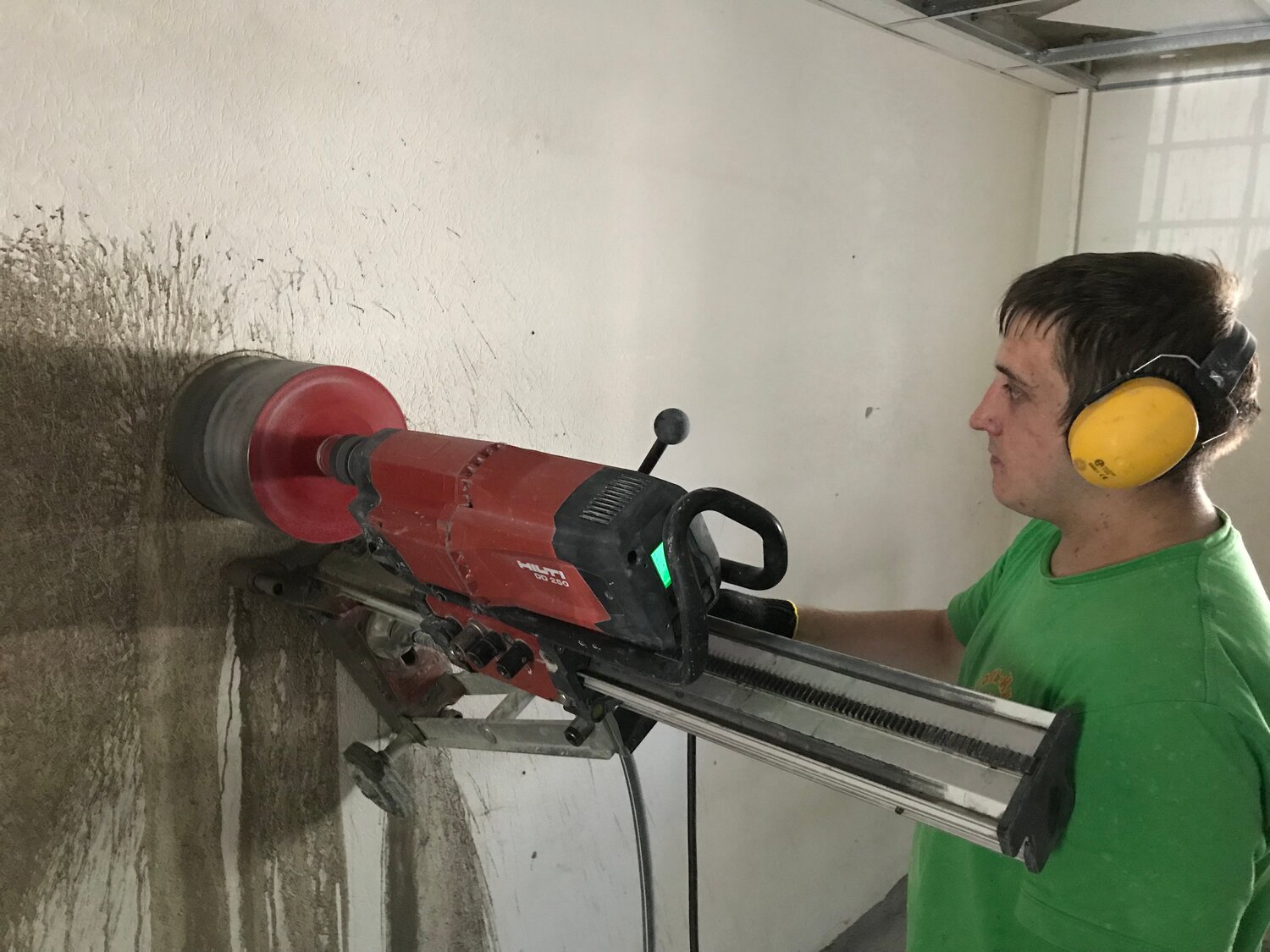 алмазное бурение, алмазное бурение отверстий hilti, алмазное бурение отверстий 26мм, алмазное бурение коронкой технология, алмазное бурение в квартире
