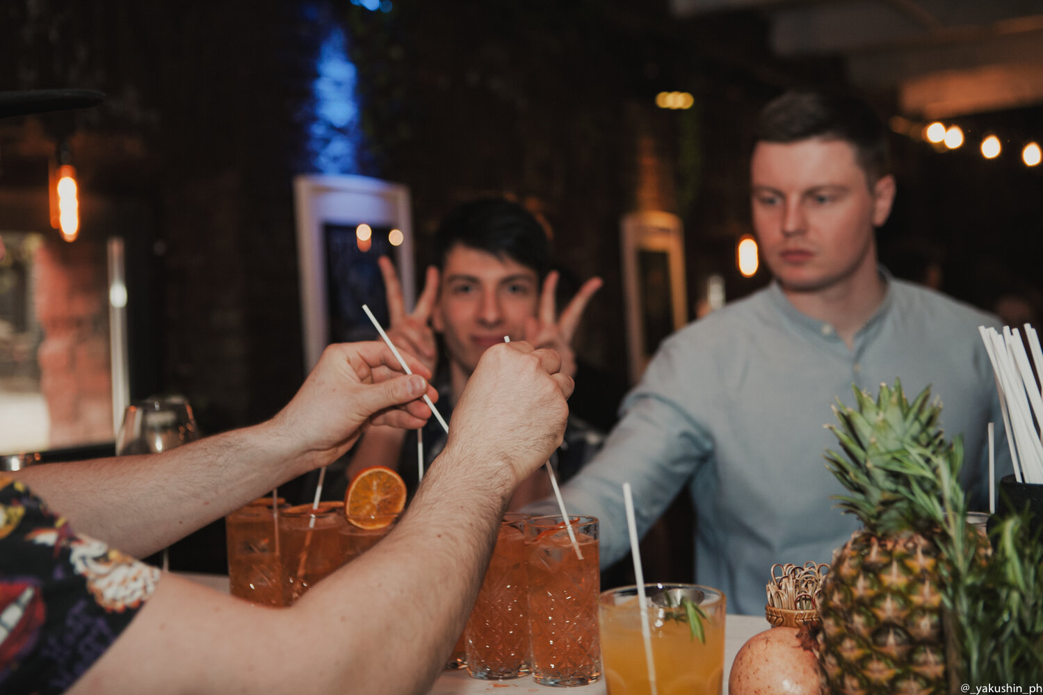 коктейль, человек, cocktail bar, напитки, коктейль лонг айленд