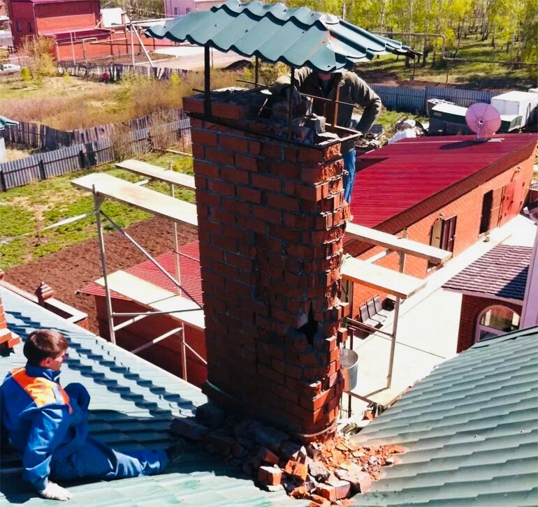кирпичная труба, дымоход из кирпича, печная труба из кирпича выход из крыши, печная труба из кирпича, кирпичный дымоход