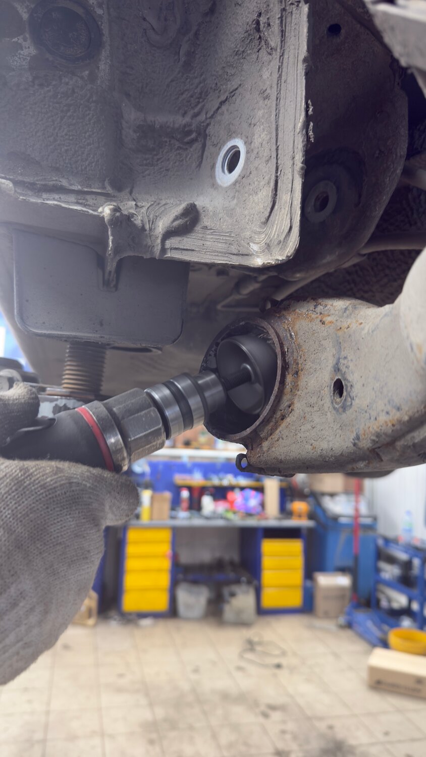 замена сайлентблоков задней балки киа рио 3, сайлентблок задней балки киа рио 3, сайлентблок задней балки kia rio, сайлентблоки задней балки киа рио 3, сайлентблок заднeй балки