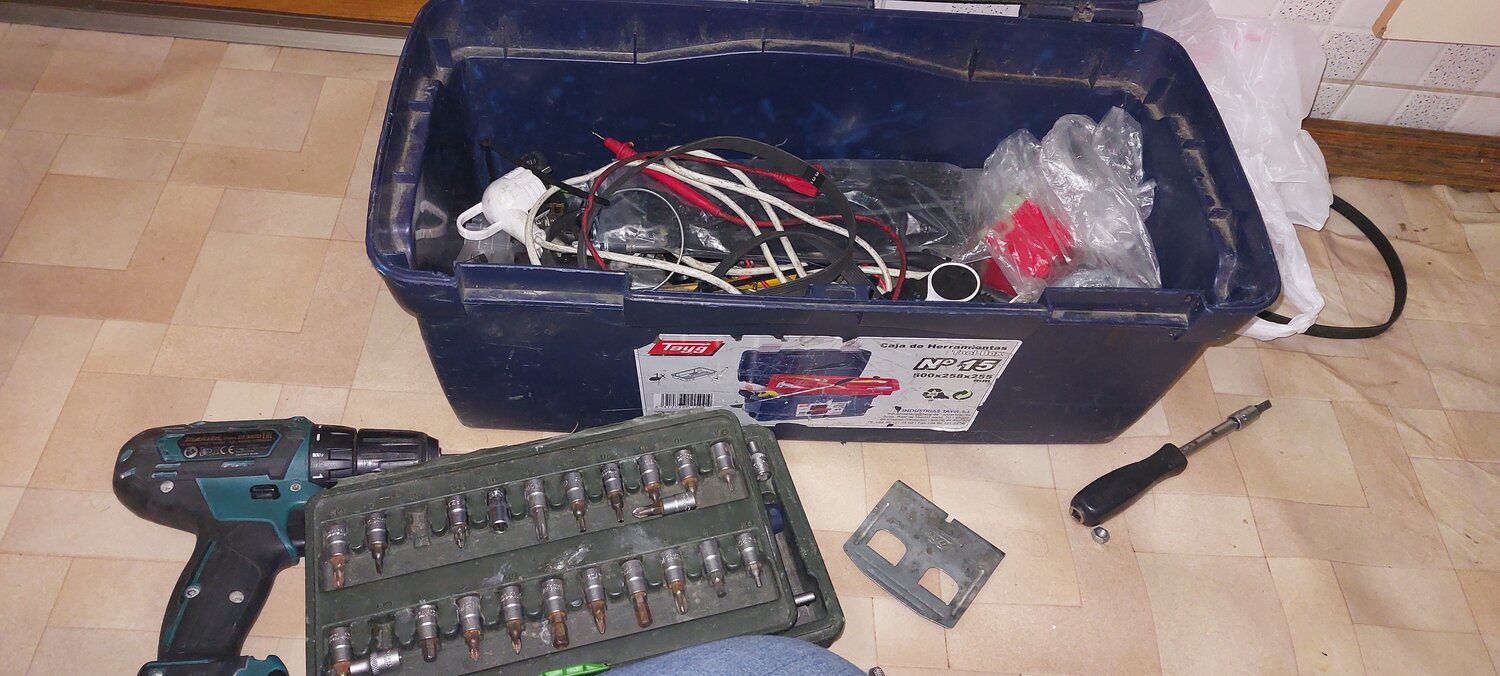 ручной инструмент, набор инструмента, набор бит metabo 626700000, инструменты, аккумуляторная отвертка leomax kl-1002