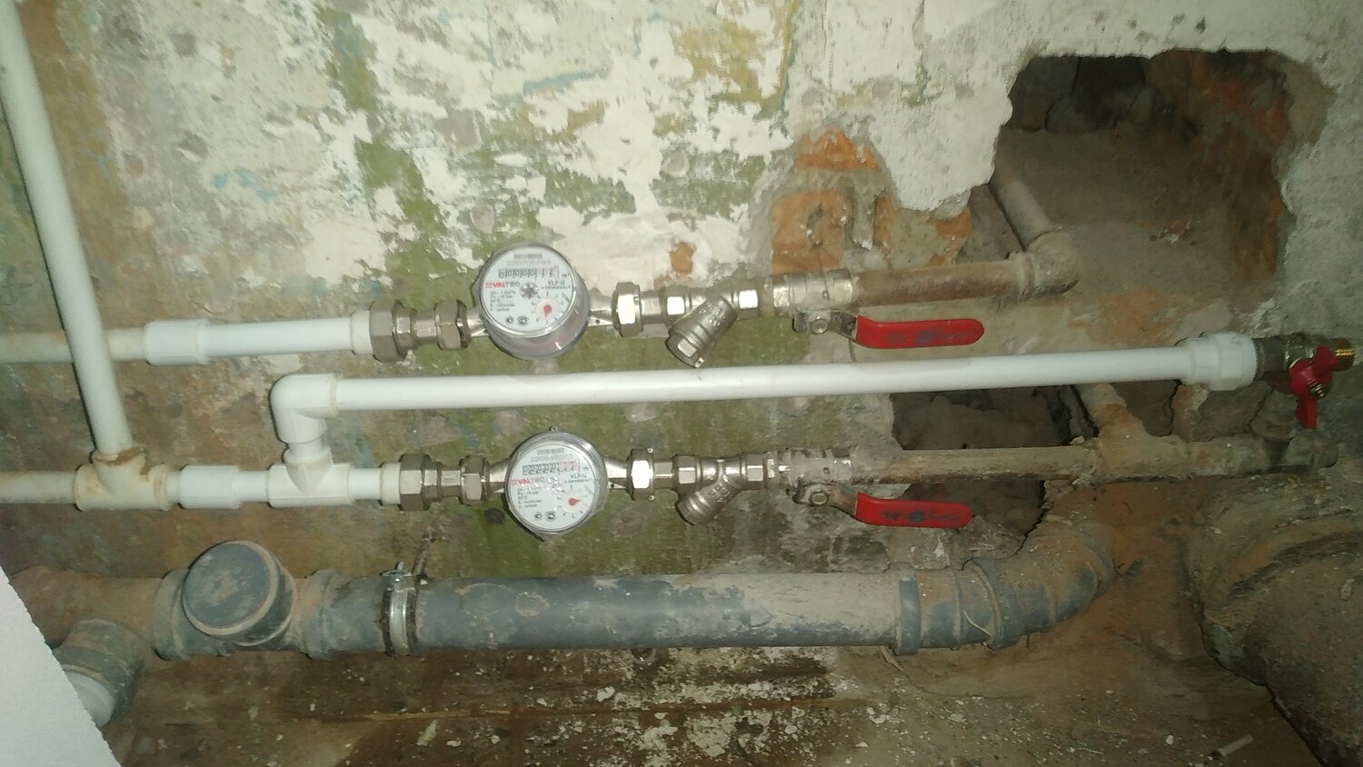 счётчик воды полипропилен, счетчик воды установленный, монтаж водопровода, сантехнические работы, монтаж счетчика воды