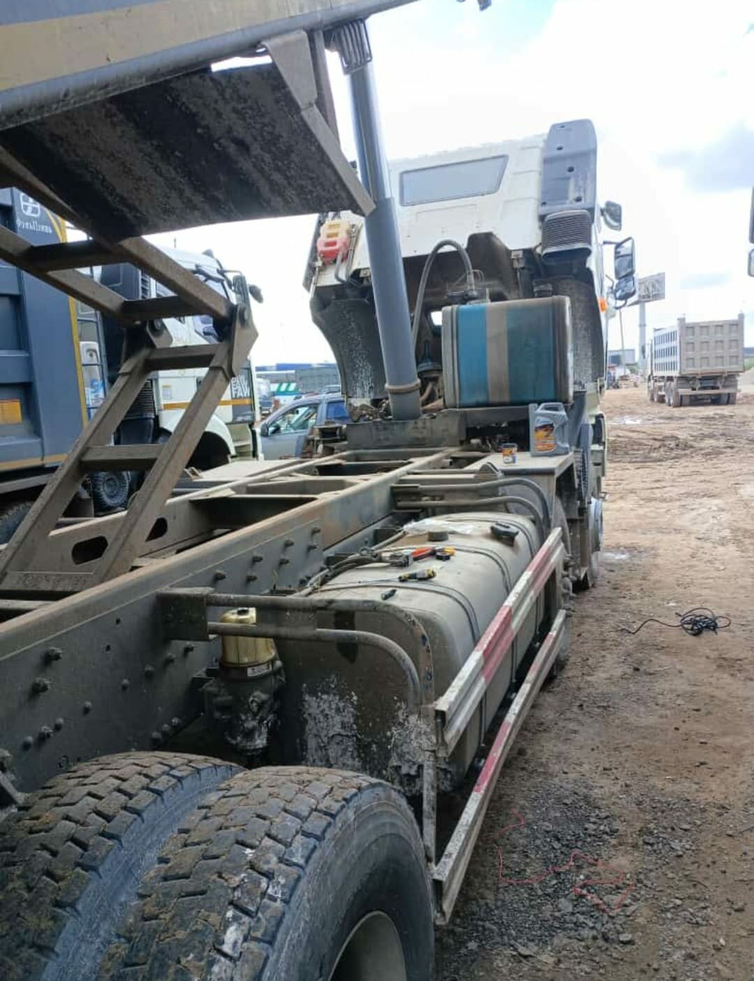 седельный тягач howo 6x4 hw79, седельный тягач маз, грузовой автомобиль, mercedes-benz-1835-ls, грузовики и спецтехника