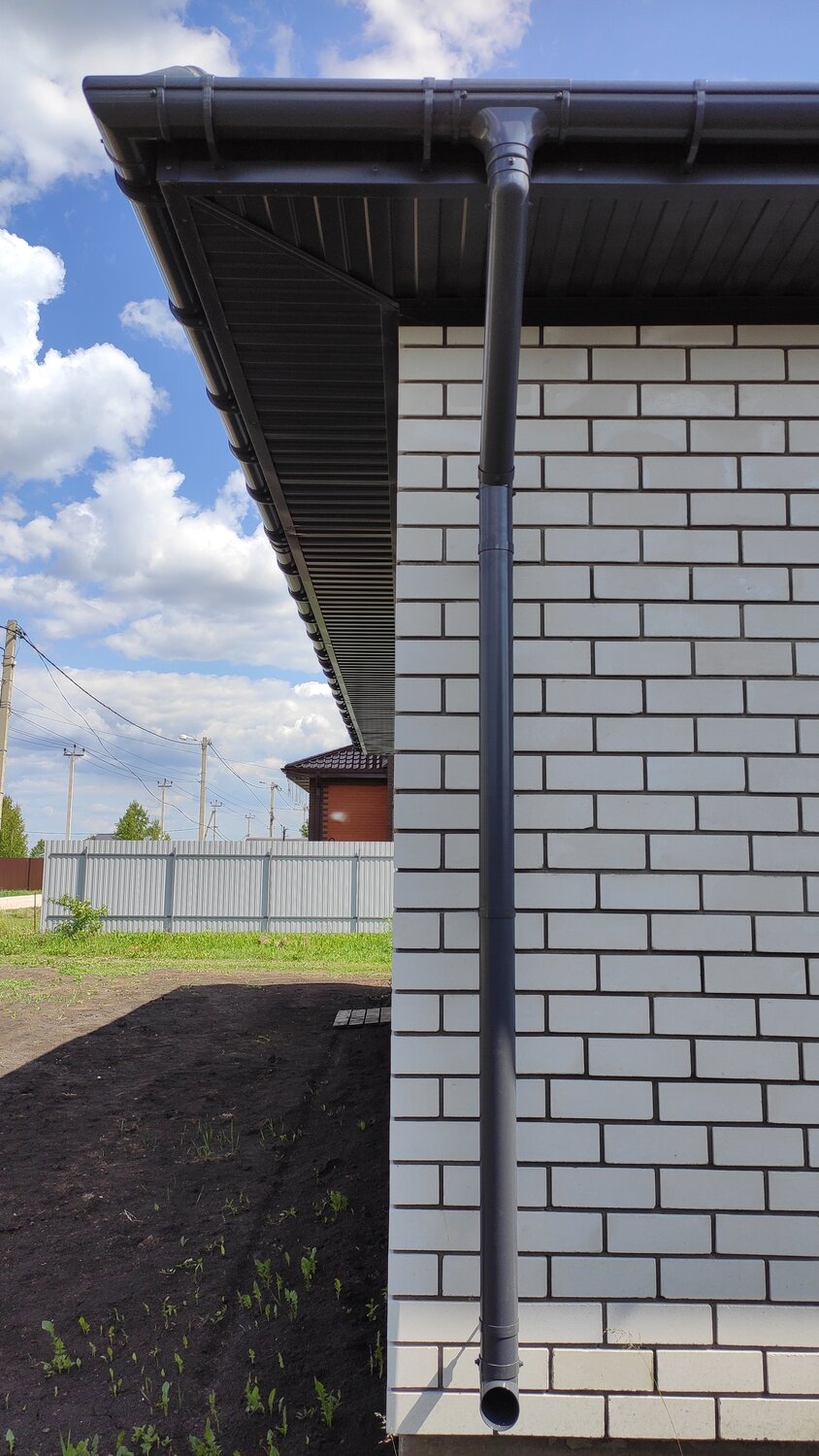 вентиляция через стену в частном доме, вентиляция в частном доме, вентиляция в частном доме с выходом в стену, вытяжка через стену в частном доме, водосток