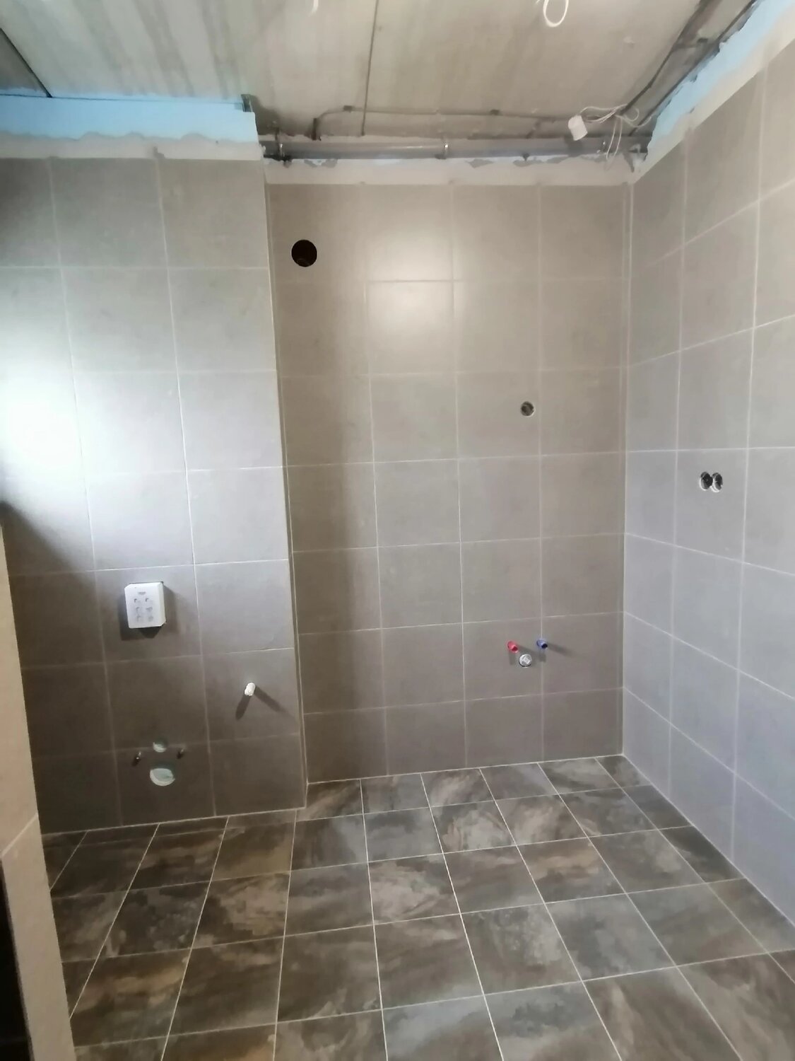 душевая кабина выложенная плиткой, душевая кабина из плитки, душевая кабина из плитки дизайн, ванная комната, душевой поддон