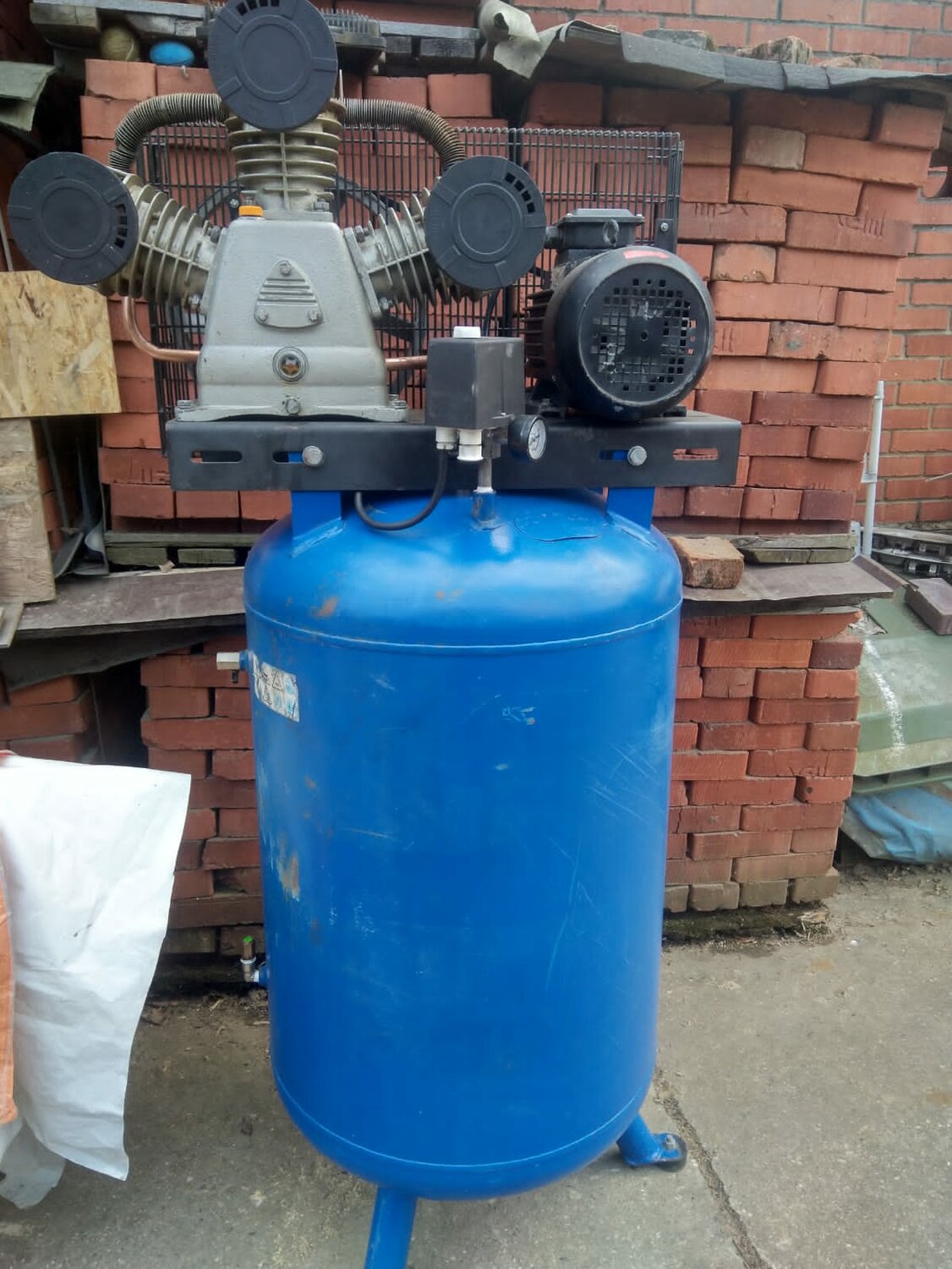 поршневой компрессор remeza сб4/ф-270.lb50, компрессор remeza сб 4/ф-270 lb 75, компрессор вертикальный airrus ce-250-v63 в, поршневой компрессор remeza, поршневой двухступенчатый компрессор airrus ce250-w125-25