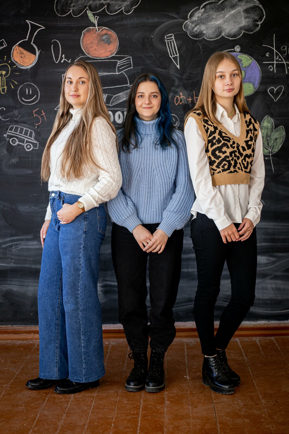 подростки в классе, школьные фотографии, школьная, девушка, школьная фотосессия выпускников