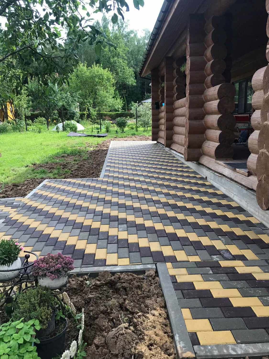 красивая тротуарная плитка, современная тротуарная плитка, брусчатка тротуарная плитка, тротуарная плитка в частном доме, кладка брусчатки