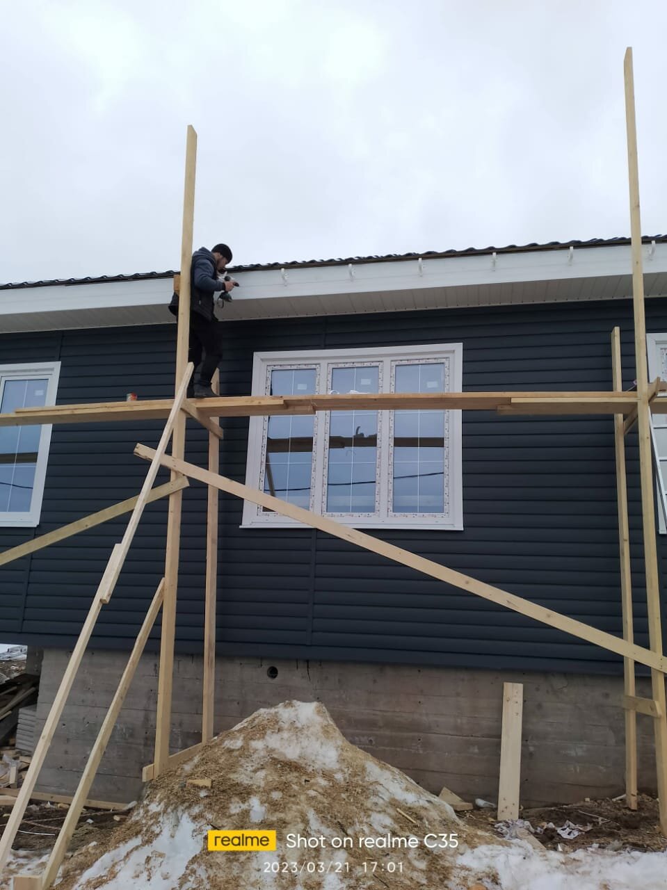 Обшить дом сайдингом с утеплителем