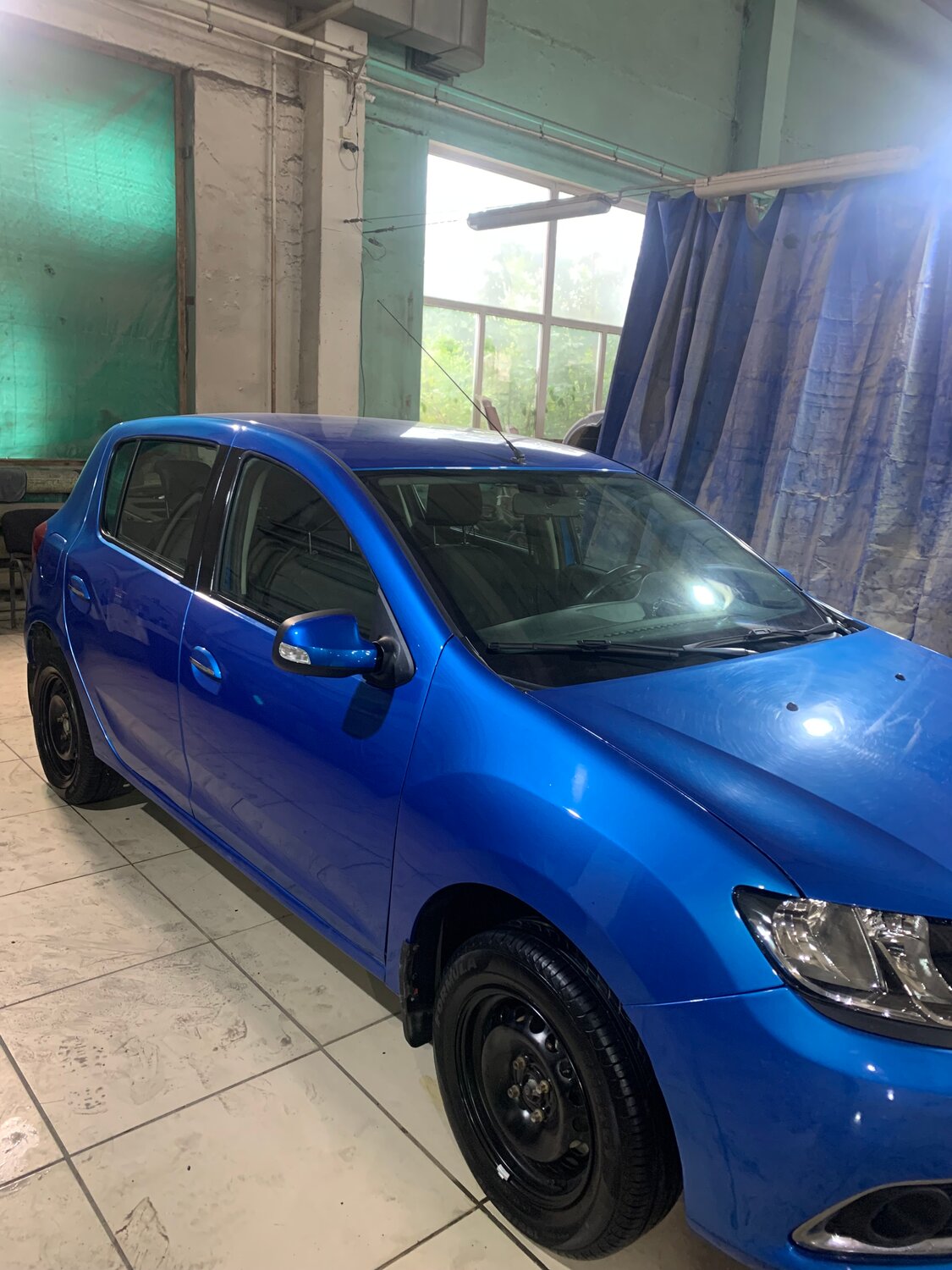 синий рено логан, renault sandero, logan, рено логан 2 рестайлинг синий, renault logan 2017