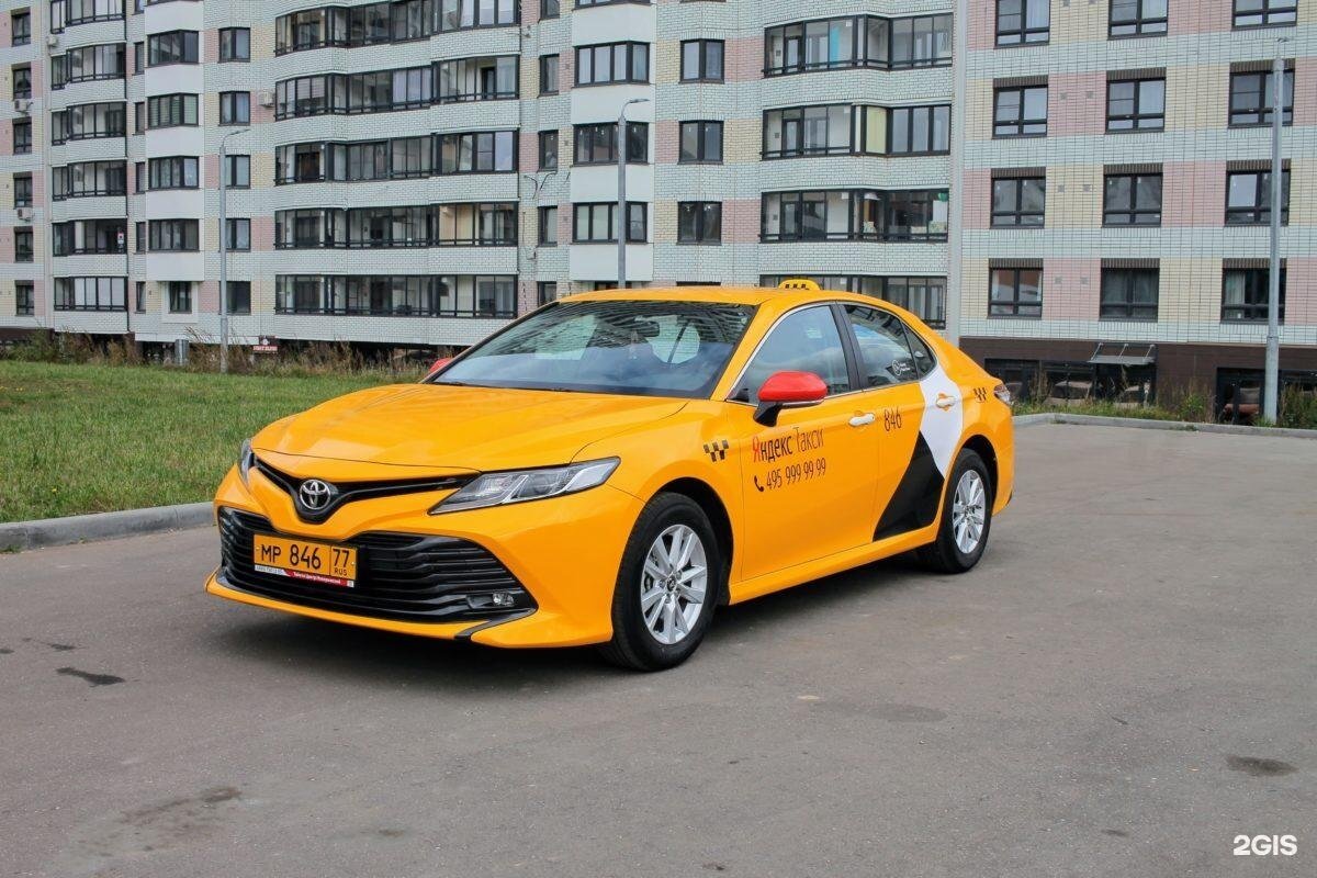 тойота камри желтая, новая toyota camry, toyota camry, камри такси, Mazda 3 III