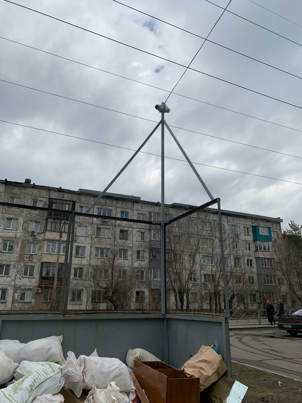 улица, двор дома, жилой дом, здание, дом