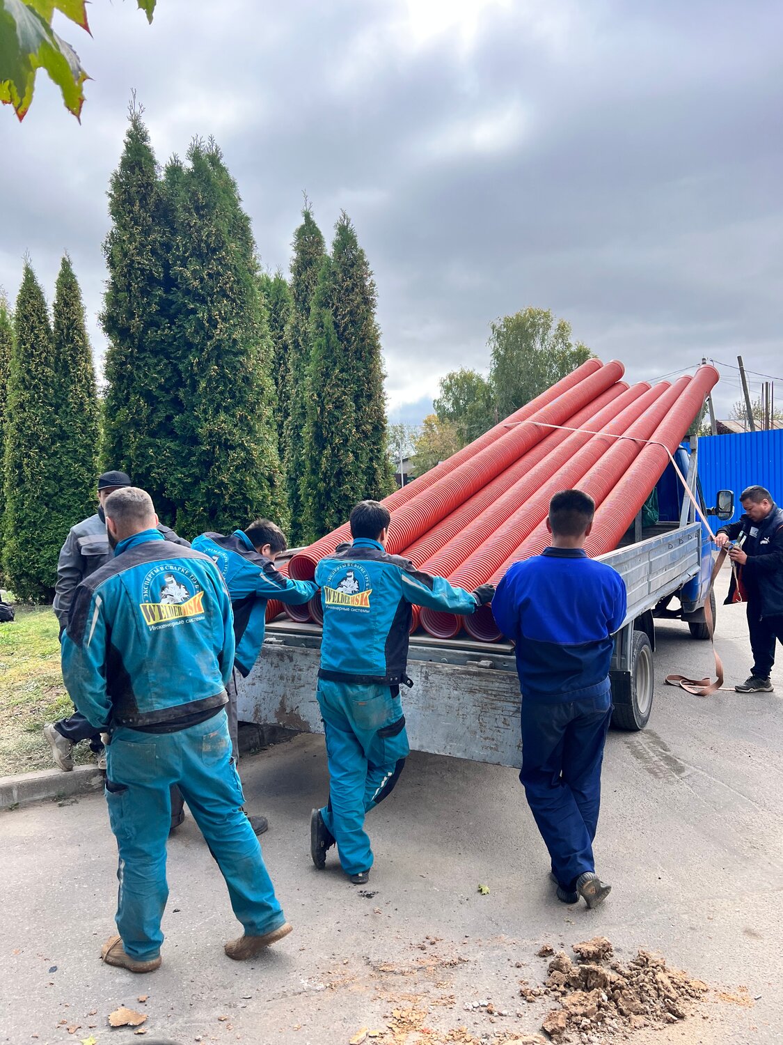 Прокладка канализационных труб
