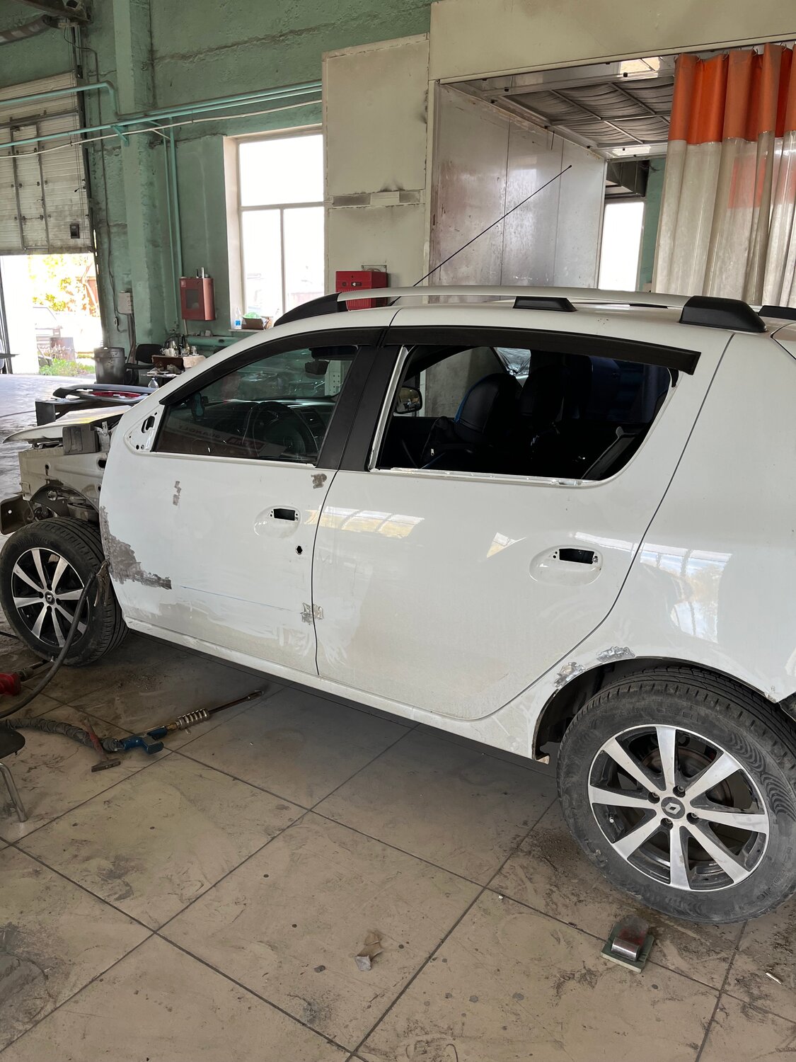 белый рено логан, logan, renault, renault sandero 2018, BMW 1er I (E87)