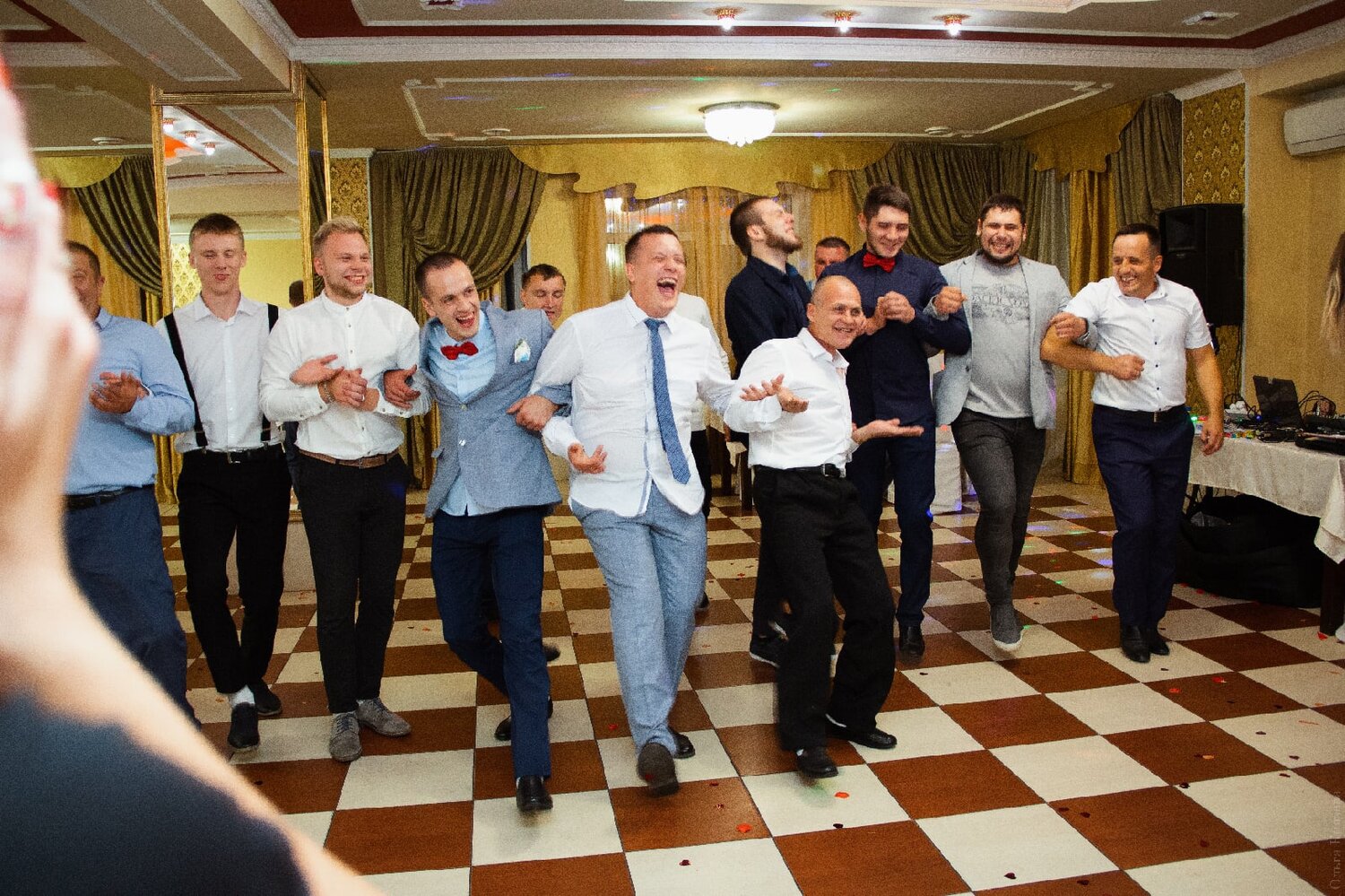 на свадьбе, человек, мужчина, ведущий на свадьбу, корпоратив