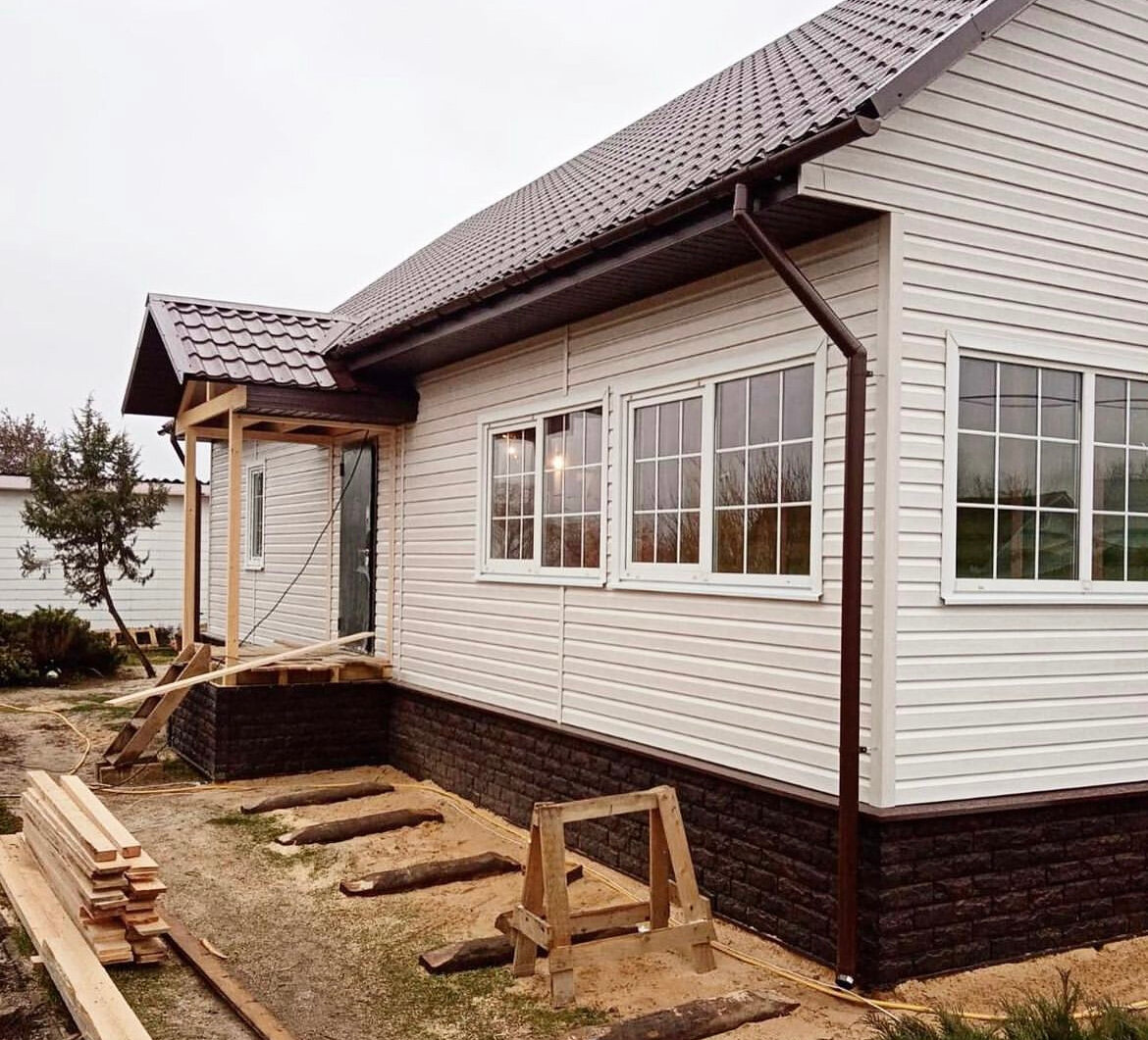 дом сайдинг, дачный дом, дачный домик, дом обшитый сайдингом, обшивка дома сайдингом