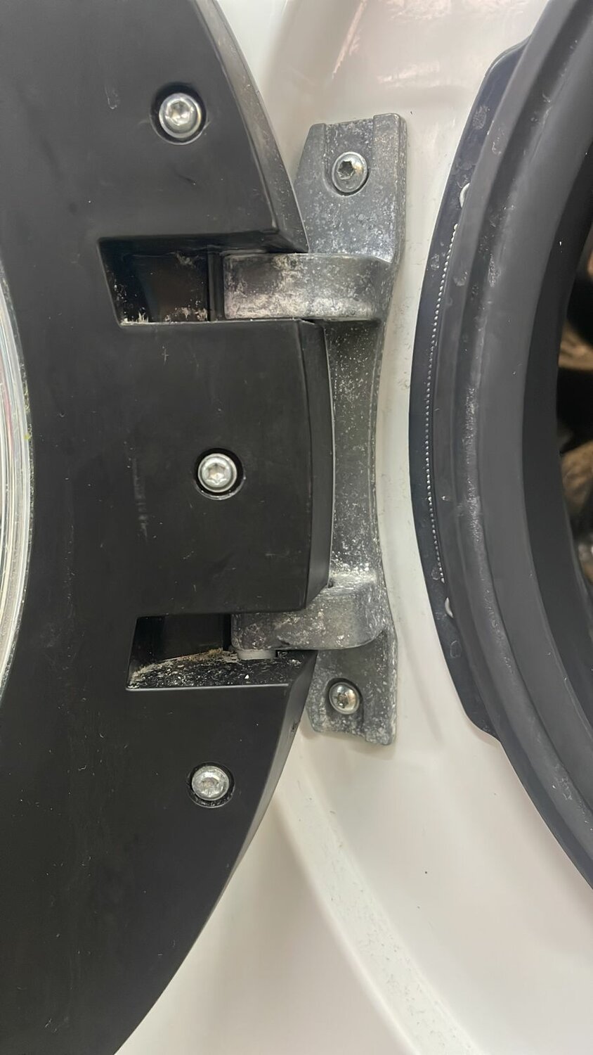 стиральная машина hotpoint ariston, стиральная машина бирюса mg 814/15, 8 кг, 1400 ре, дверца стиральной машины, стиральная машина бирюса, стиральная машина