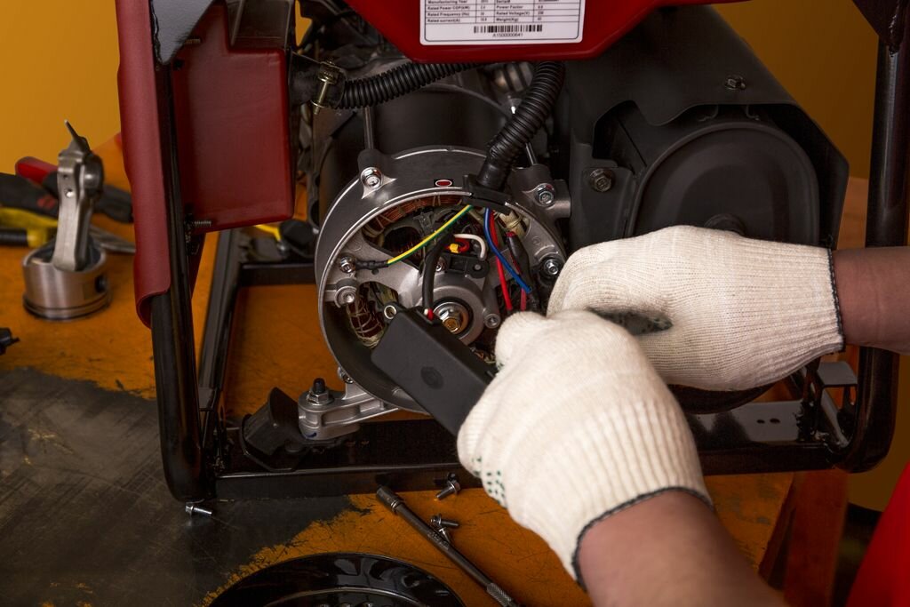 бензиновый генератор, разбираем бензогенератор, выпрямитель напряжения бензогенератора, замена авр на бензогенераторе, обмотка бензогенератора partner 4000