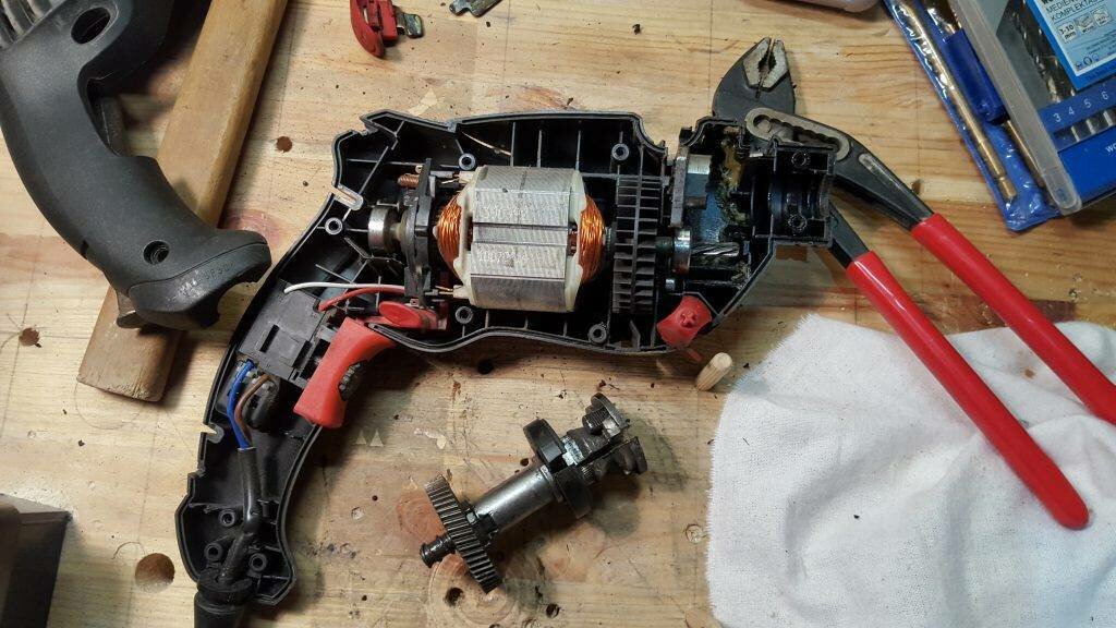 дрель, смазка дрели skil 6370, сборка дрели с ударным механизмом, устройство дрели, разобрать дрель хаммер 1200