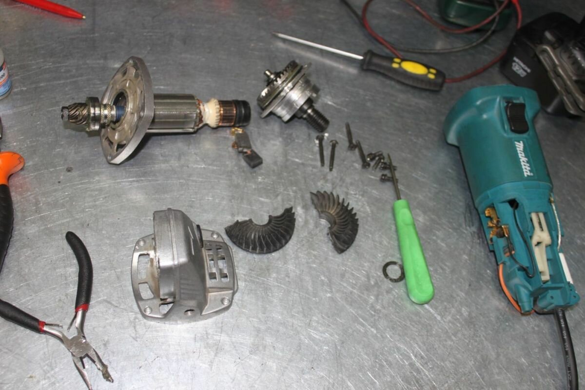 редуктор болгарки, макита болгарка 125 разборка, редуктор ушм макита 230, редуктор на болгарку макита 230, редуктор на ушм макита 125