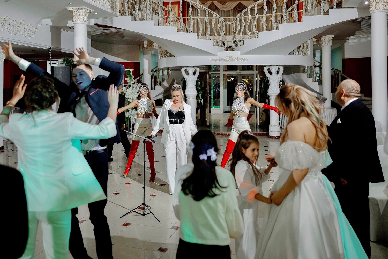 девушка, на свадьбе, свадебный, свадебный ведущий, человек