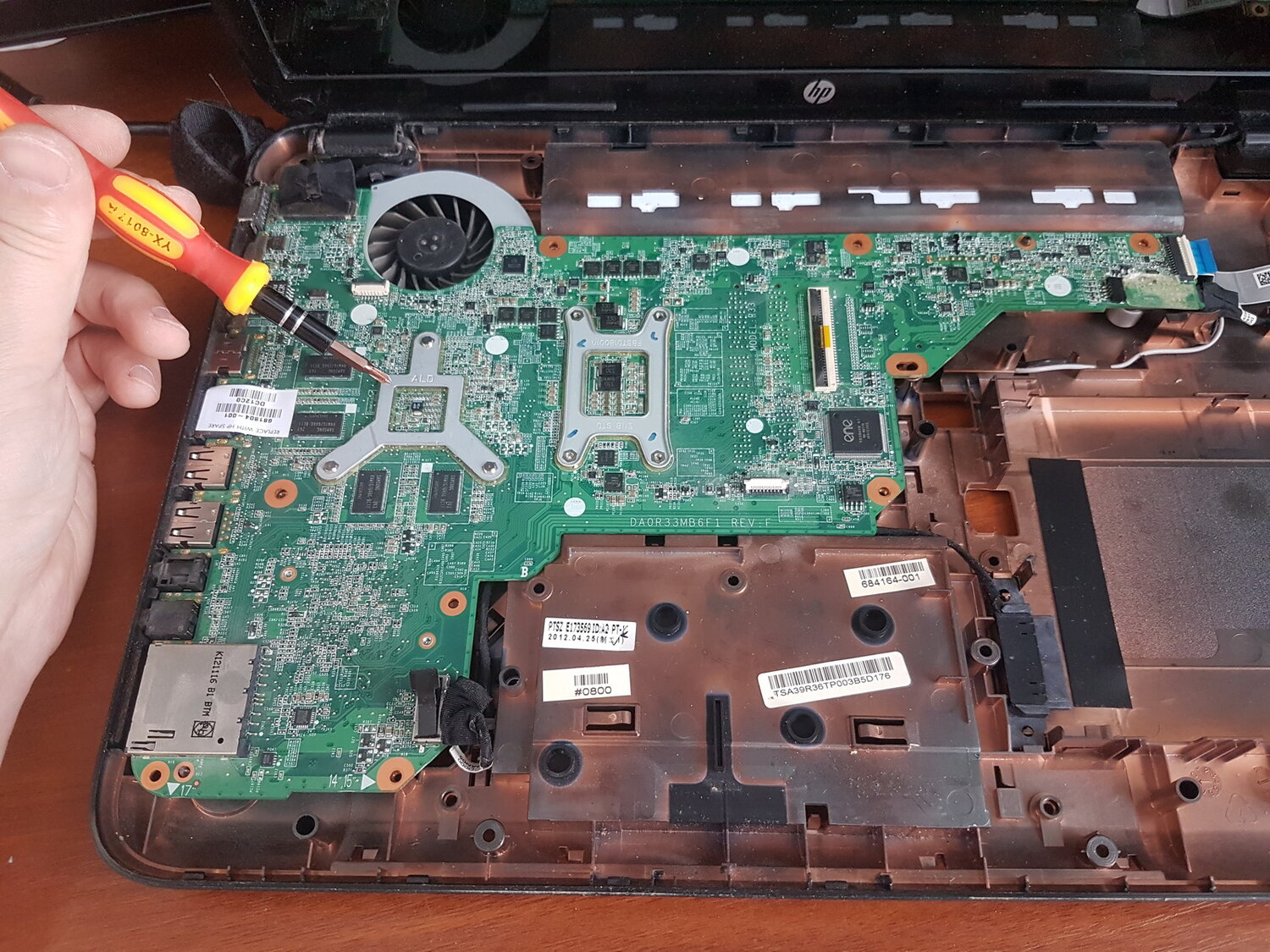 разобранный ноутбук, ремонт ноутбука, ноутбук hp pavilion, разбор ноутбука hp g6 2137sr, ремонт ноутбуков