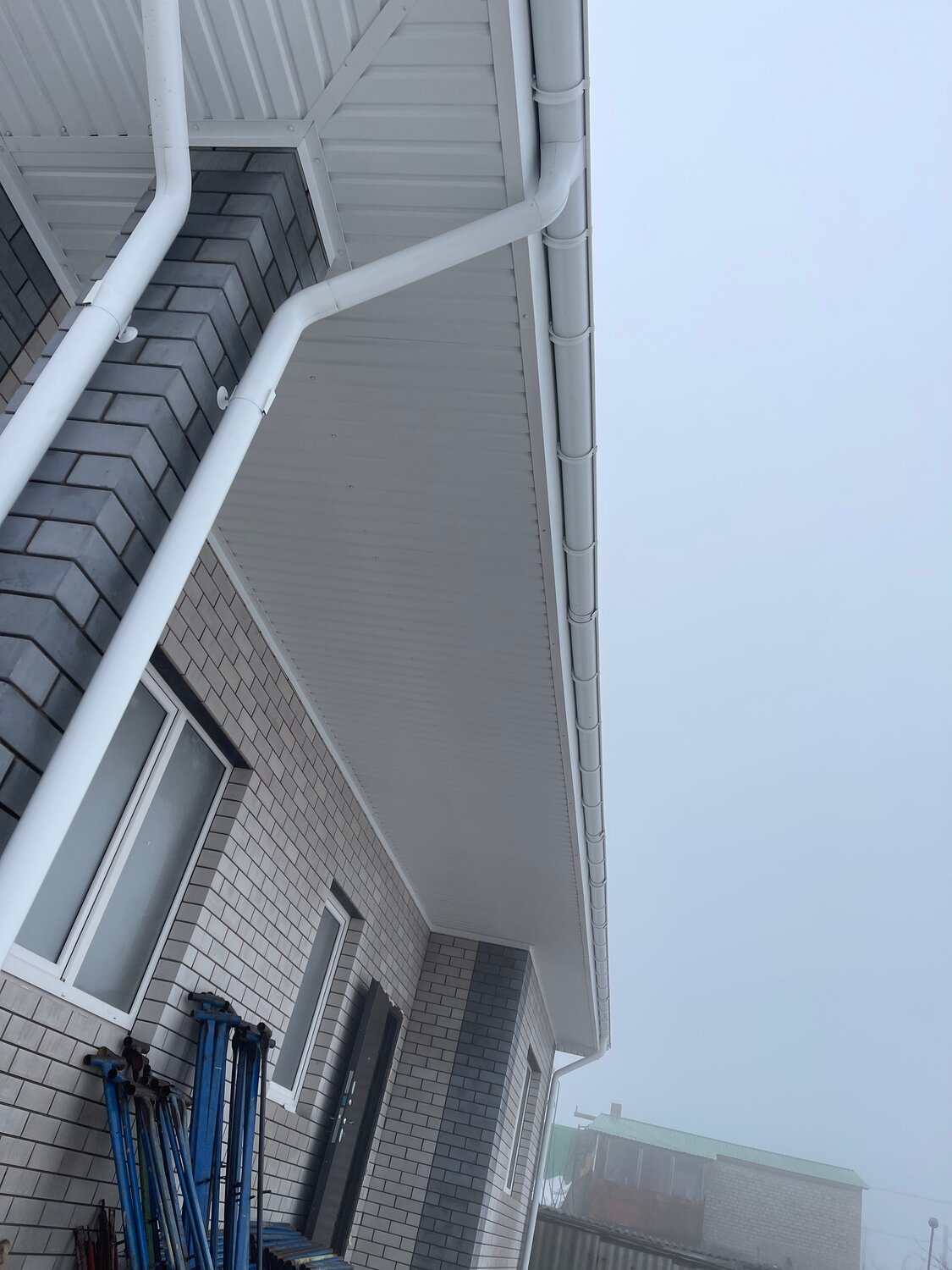 водосточная система docke lux 141/100, docke premium водосточная система, водосточная система docke lux, софит белый, софиты для кровли