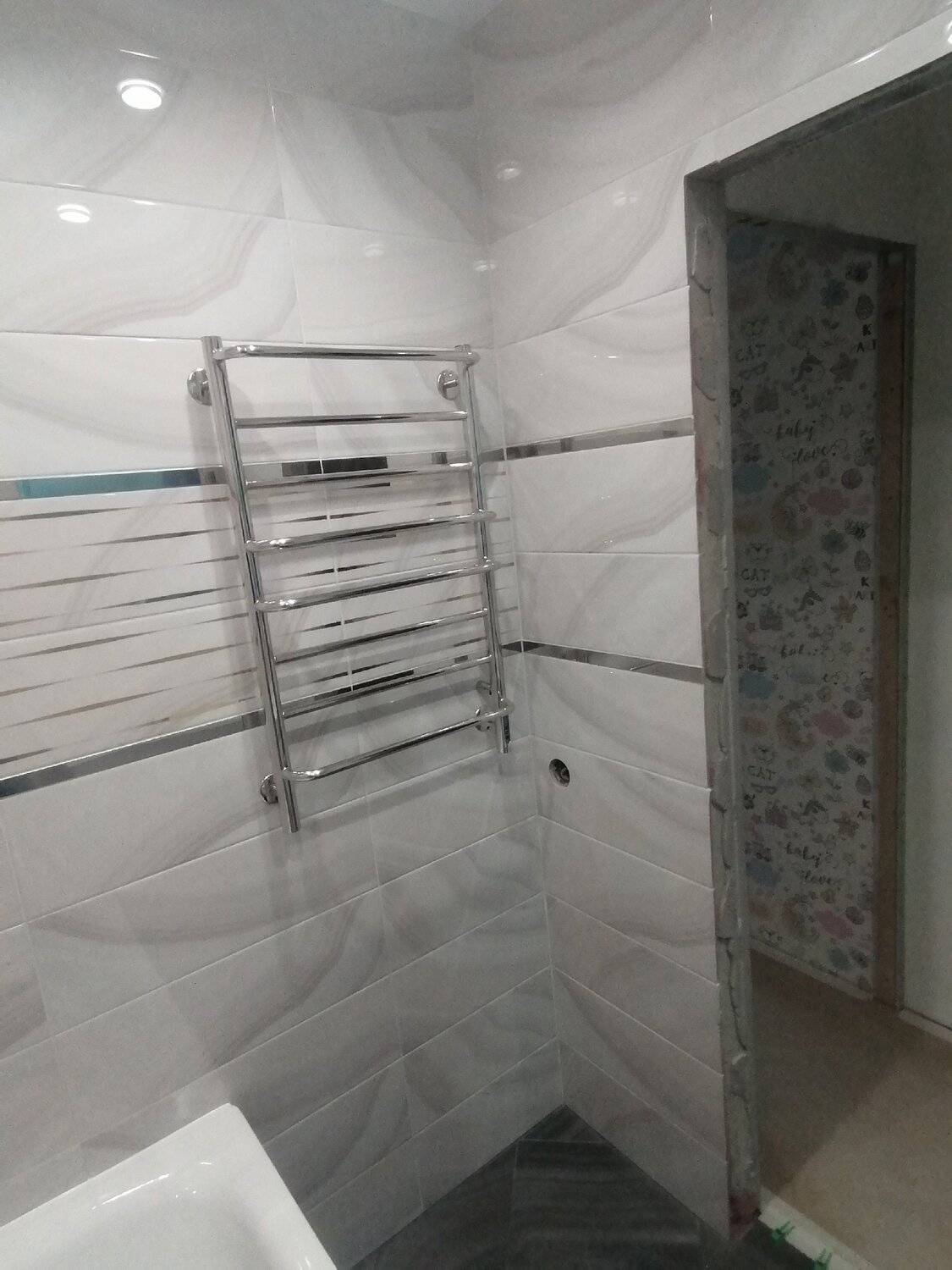 электрический полотенцесушитель монтаж, полотенцесушитель водяной, электрический полотенцесушитель, полотенцесушитель в ванной, водяной полотенцесушитель для ванной