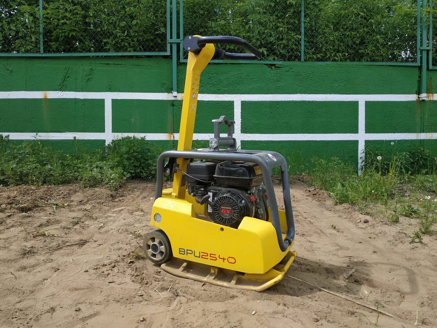 виброплита бензиновая, виброплита бензиновая wacker neuson bpu3750ats, виброплита, виброплита bpu 5545 a, строительное оборудование виброплита клипарт