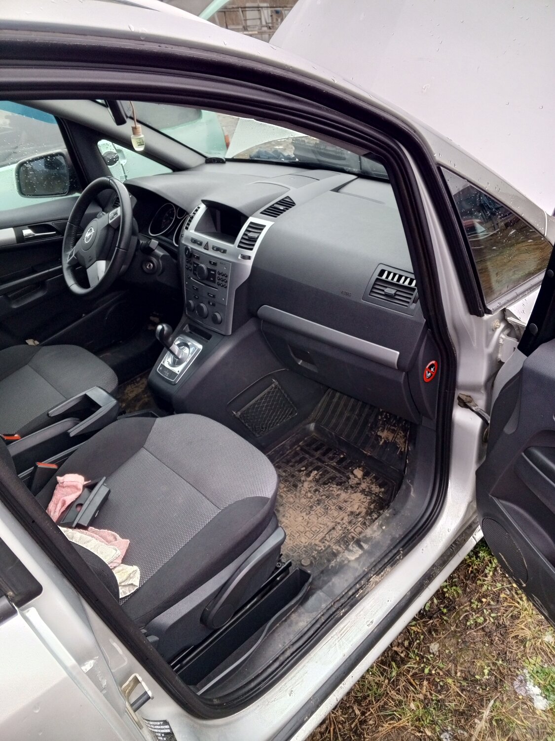 опель зафира 2008 салон, opel zafira 2008, опель зафира 2008 2.2 автомат, опель зафира 2008, Opel Zafira B Рестайлинг