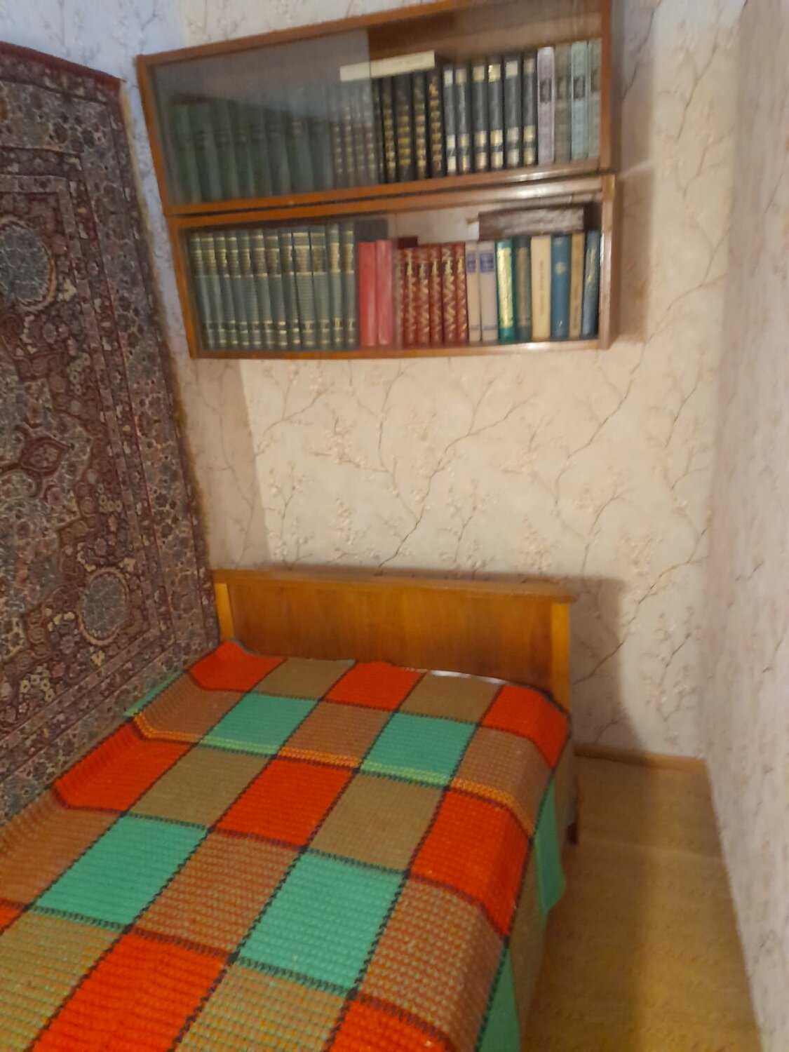 комната ссср с кроватью, советская комната, квартир, ссср интерьер, мебели