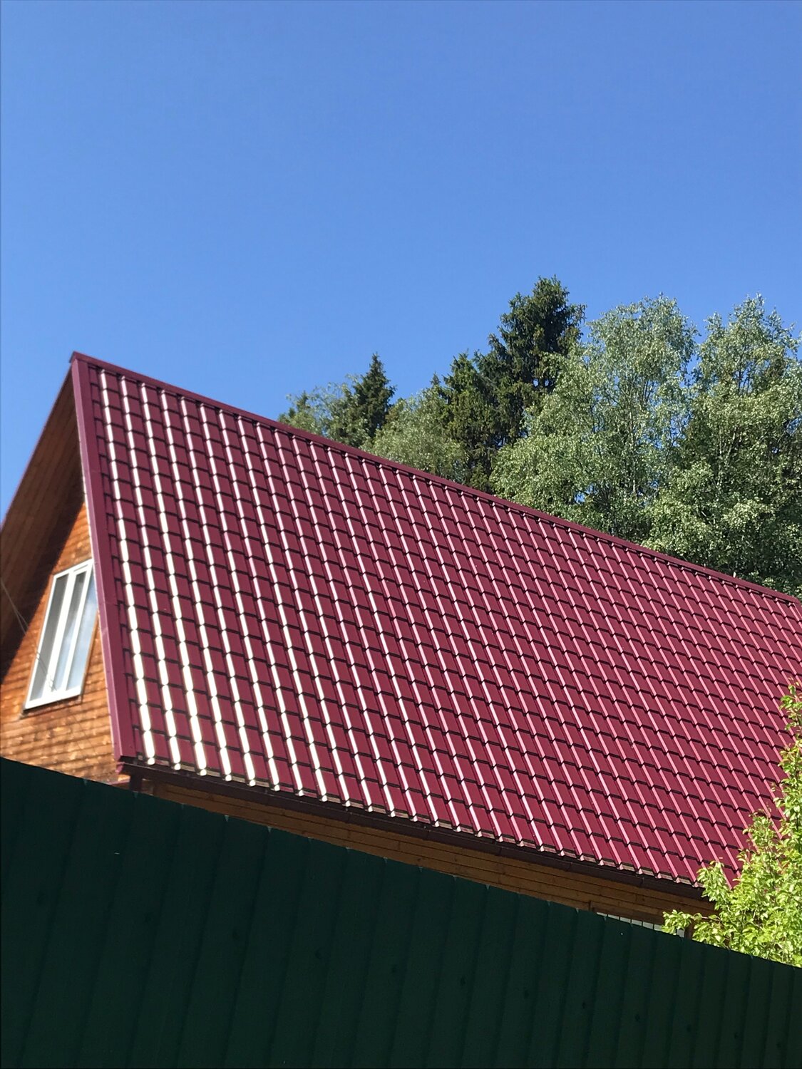 профнастил для крыши с21, ломаная крыша металлочерепица, мансардная крыша металлочерепица, крыша из профнастила, металлочерепица