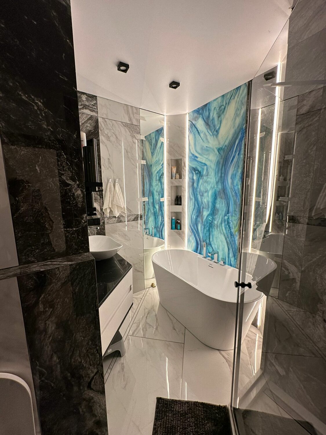 современный дизайн ванной, ванная дизайн, красивая ванная комната дизайн, современная ванная, санузел под мрамор