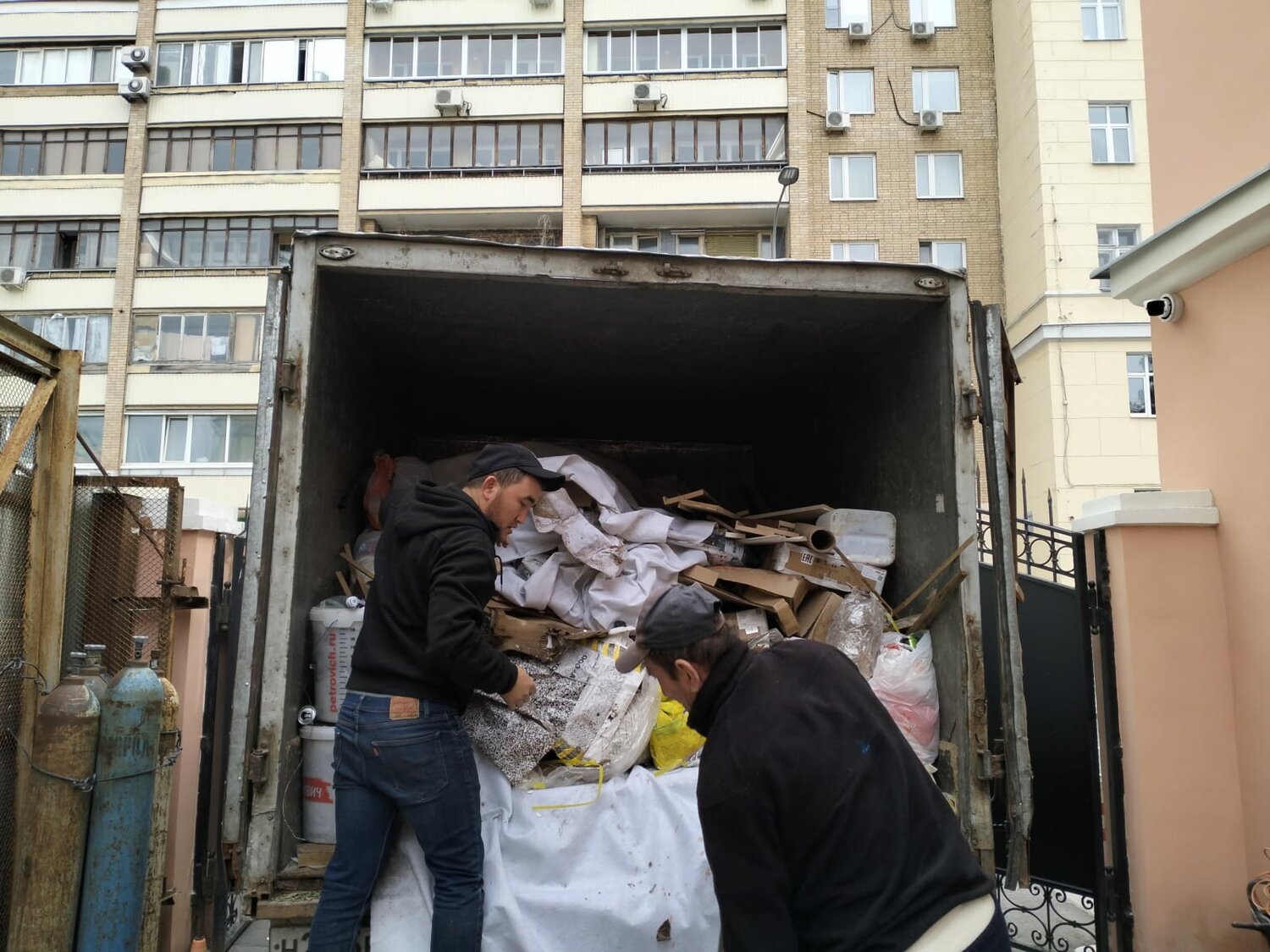 вывоз мусора, грузчики, мусор, вывоз строительного мусора, строительный мусор