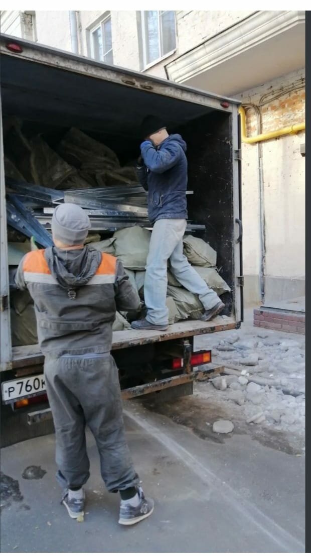 вывоз мусора, вывоз строительного мусора газель с грузчиками, вывоз мусора газель грузчики, вывоз мусора газель, грузчики грузят газель