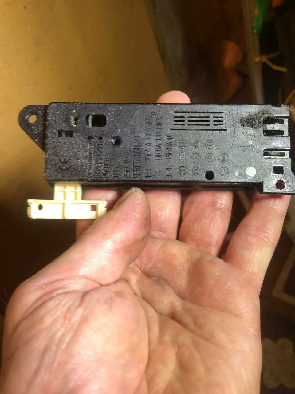 стиральная машина убл с 051478, c00051478 замок убл, замок люка убл сма indesit, ariston 051478, стиральная машина ariston замок, убл стиральной машины ardo tl 105 sx