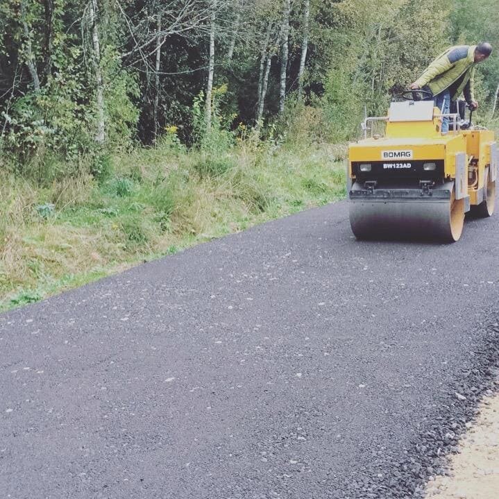 асфальтирование дороги, асфальтирование дорог, асфальтовая крошка дорога, укладка дороги из асфальтовой крошки, укладка асфальтовой крошки