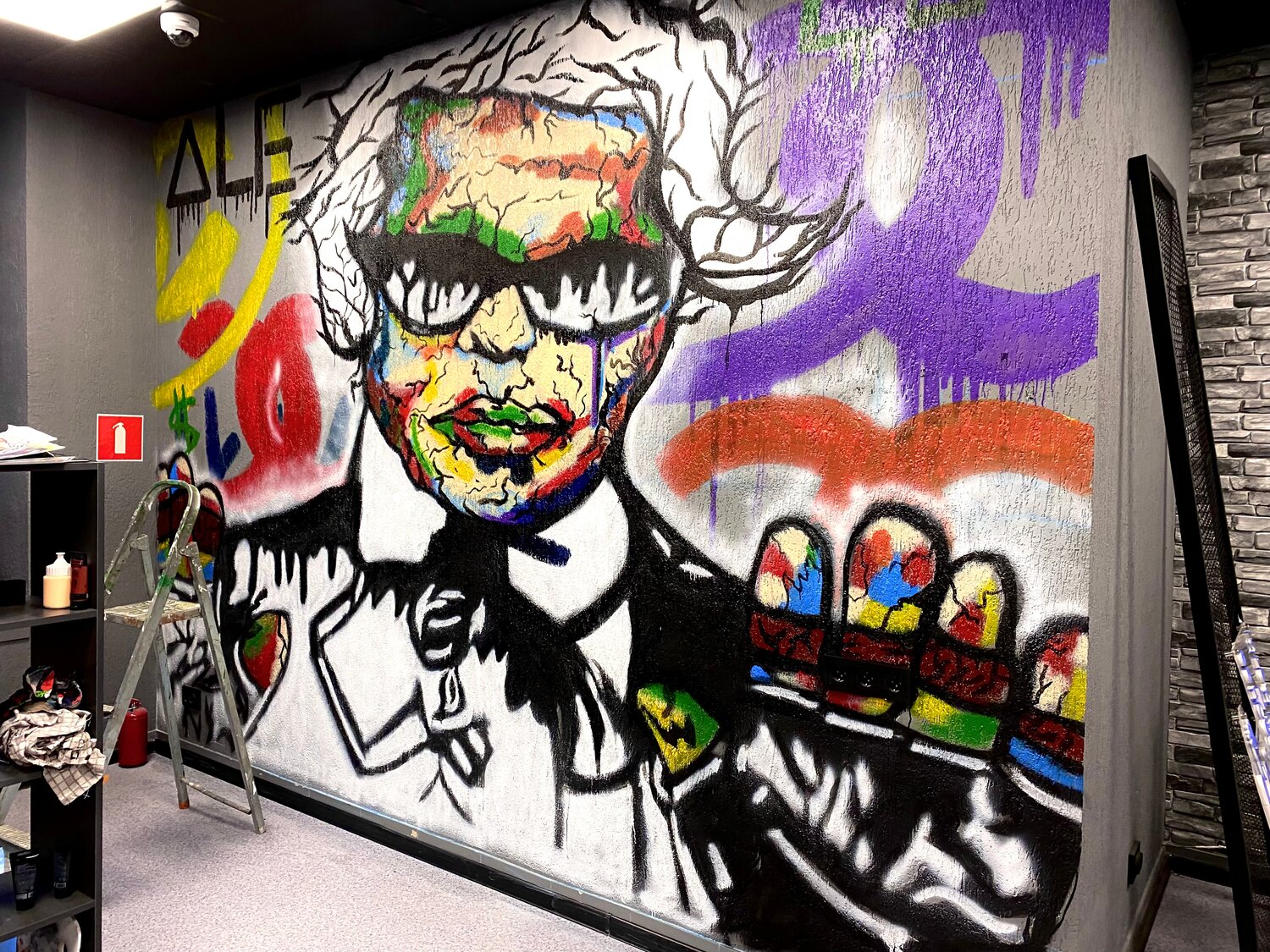 граффити в интерьере, alec monopoly портрет, алек монополи карл лагерфельд картины на холсте, граффити поп арт, стили граффити