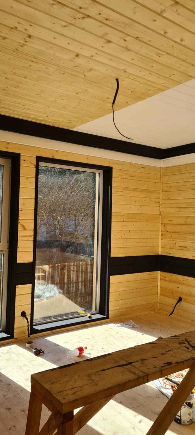 отделка бруса внутри дома под лак, отделка дома из бруса внутри, имитация бруса, отделка имитацией бруса, дачный дом