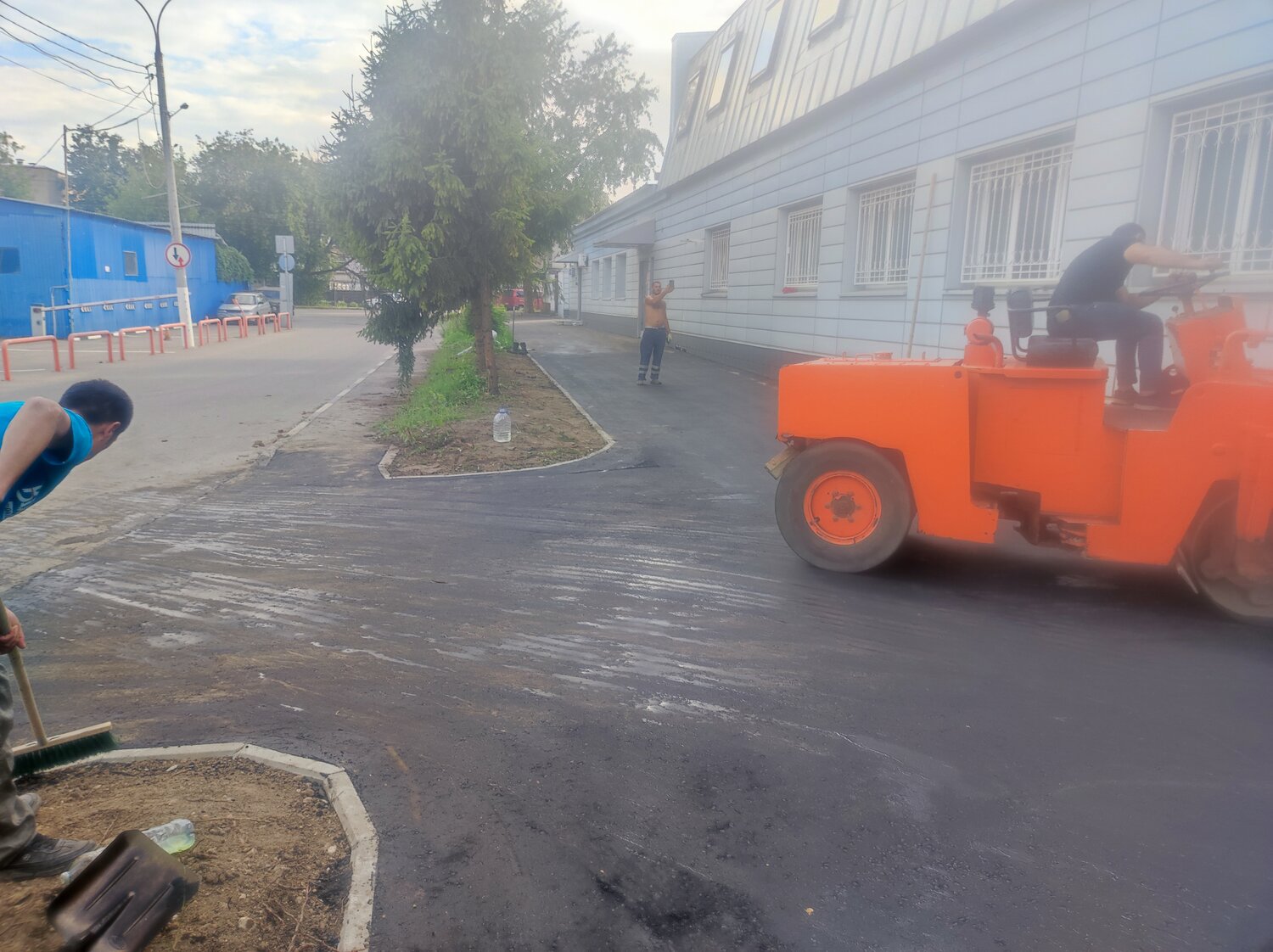 асфальтирование, укладка асфальта, асфальт, кладут асфальт, асфальтирование дорог