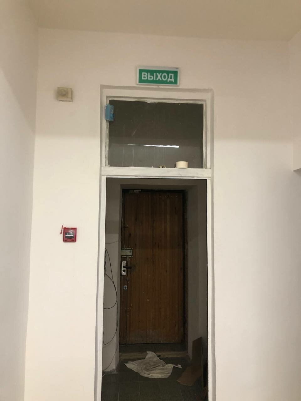 выход вход, помещение, выход, выхода нет, дверь в подъезд