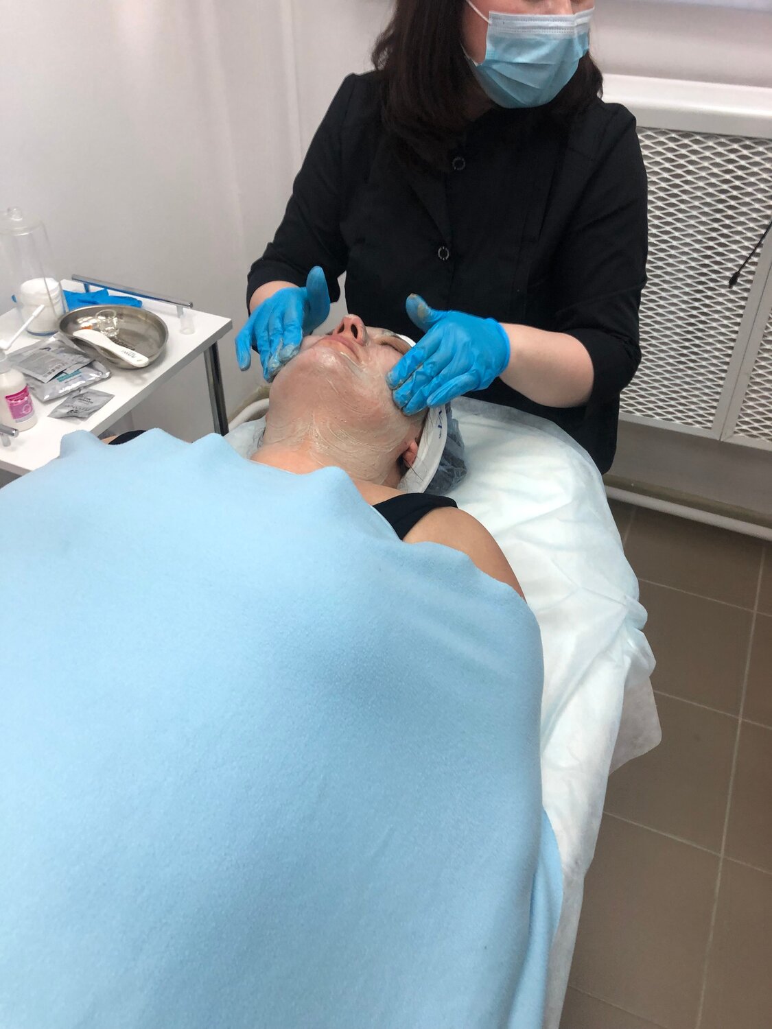 девушка, косметолог, клиника косметологии, процедура, центр косметологии