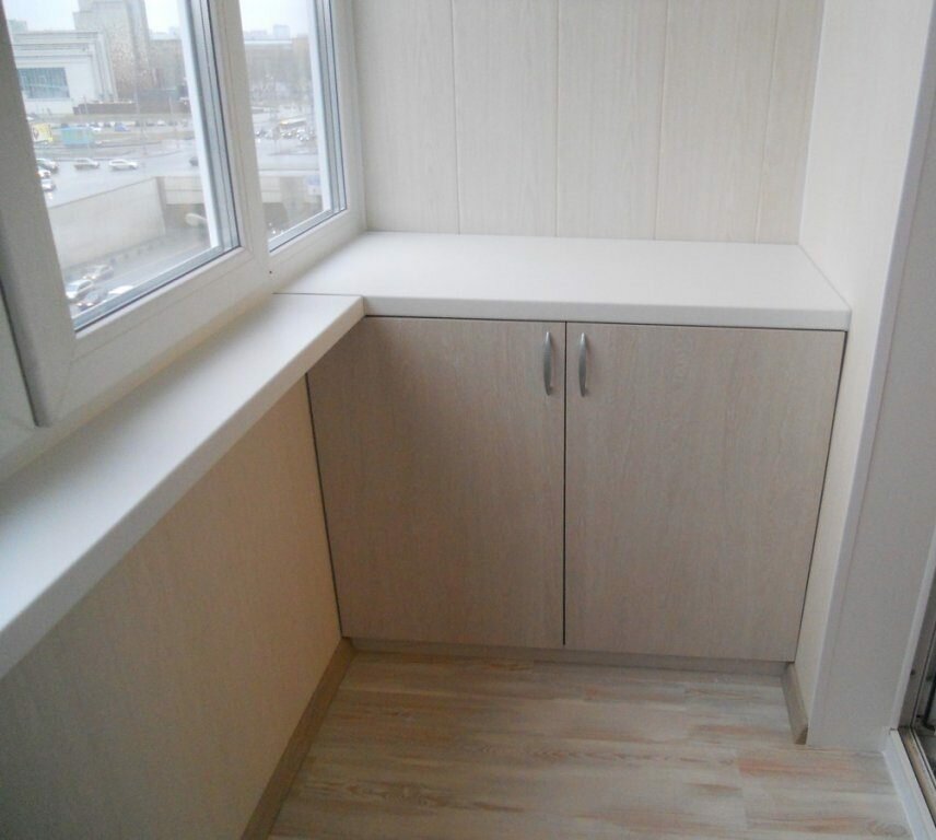 шкаф под подоконником на балконе, шкаф для балкона, балкон или лоджия, мебель для балкона и лоджии, лоджия балкон