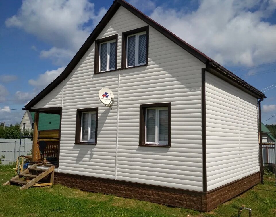 дом сайдинг, сайдинг, отделка дома сайдингом, сайдинг дома, белый сайдинг дома