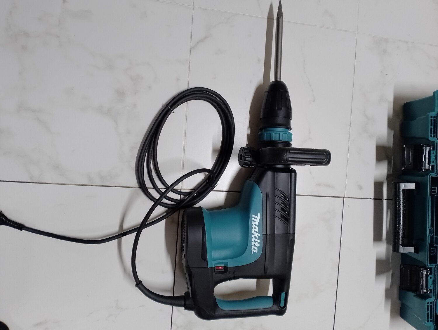 отбойный молоток makita, отбойный молоток makita hm1203c, перфоратор makita, макита отбойный молоток, макита 1203 отбойный молоток