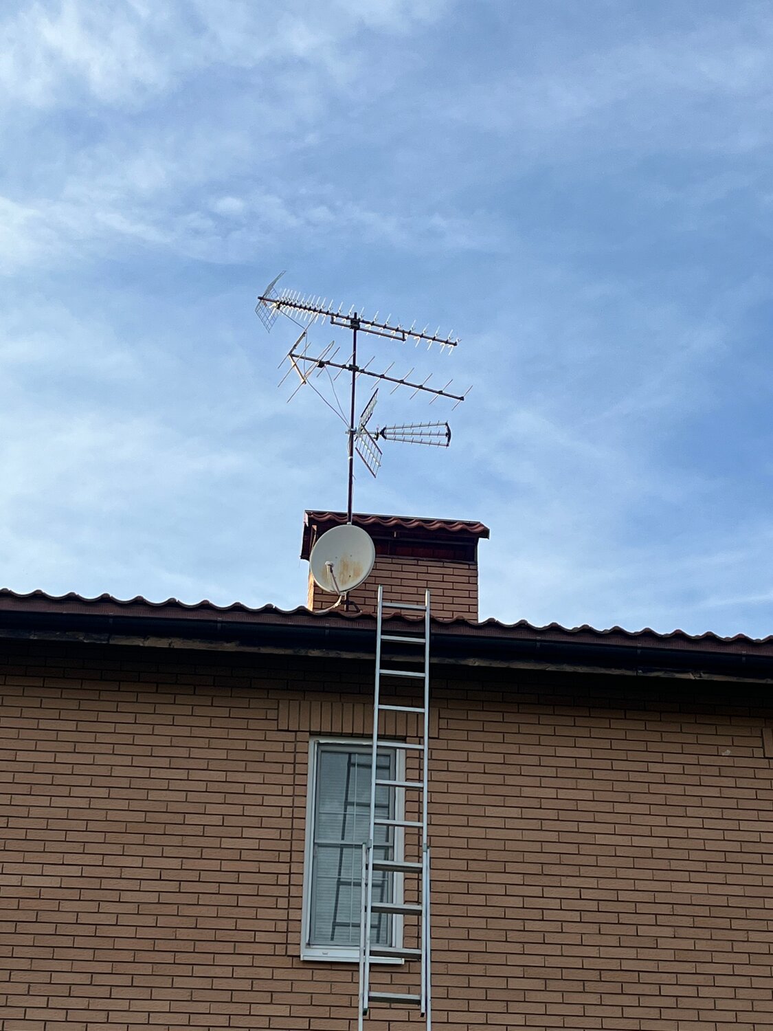телевизионная антенна, антенна, крепление антенны, антенна для цифрового, антенна для цифрового телевидения